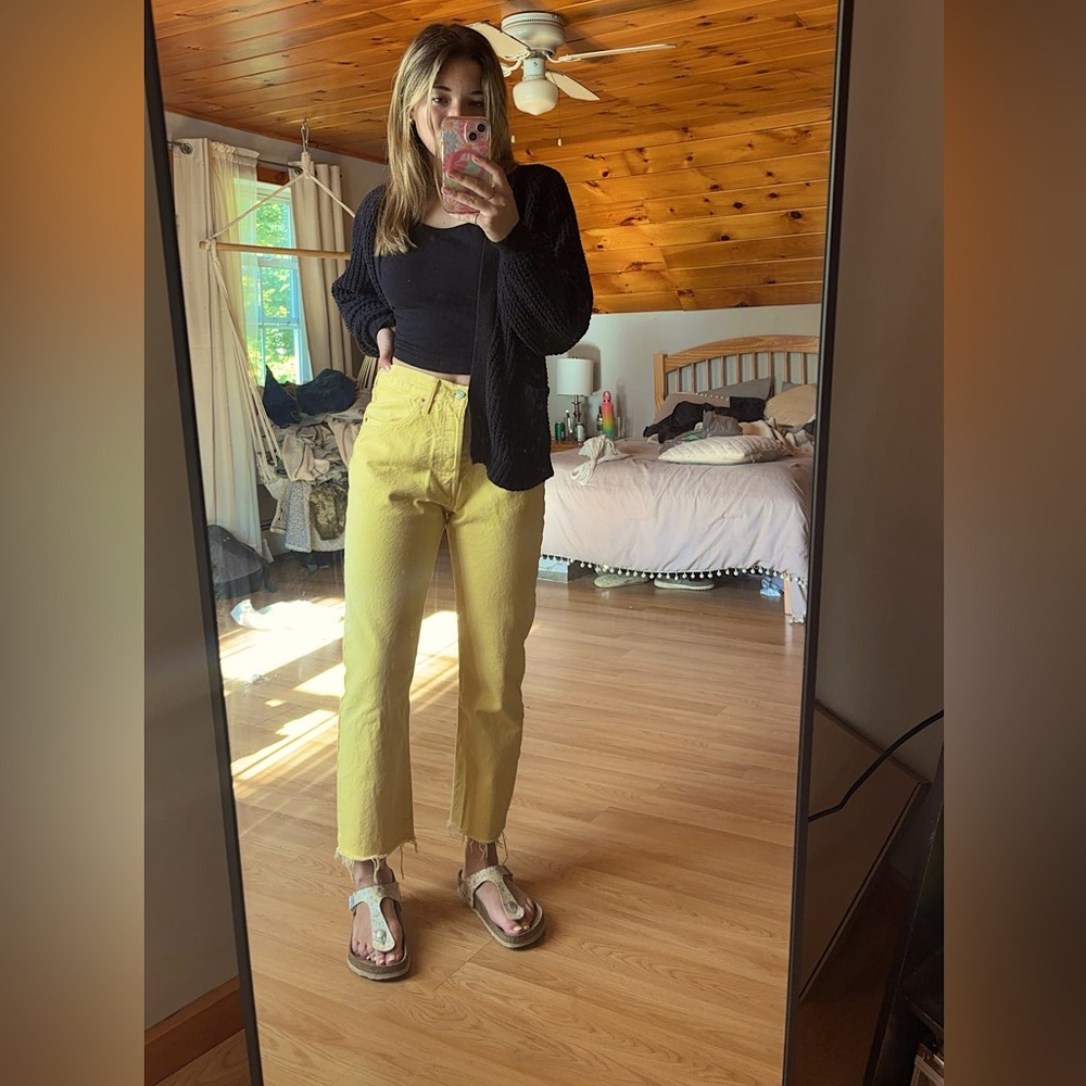 Yellow Levi’s 501 jeans size 5 or 29